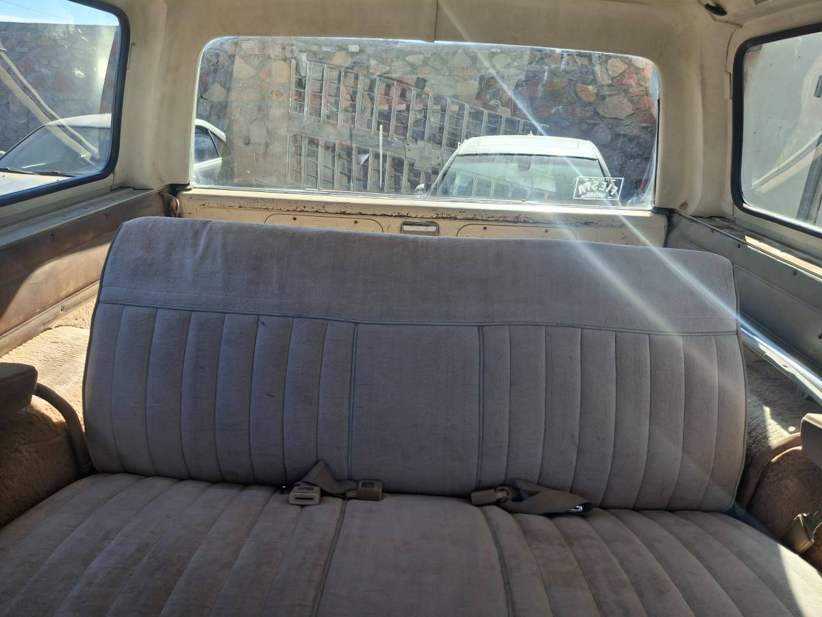 Classic-gmc-sierra-1984-16