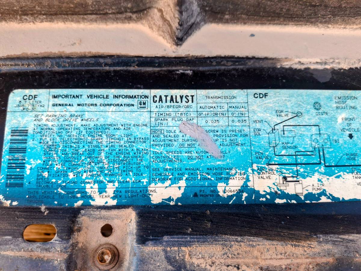 Classic-gmc-sierra-1984-17