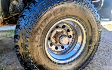 Classic-gmc-sierra-1984-19