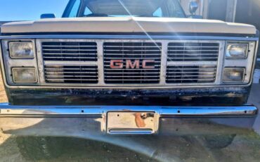 Classic-gmc-sierra-1984-4
