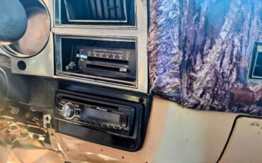 Classic-gmc-sierra-1984-8