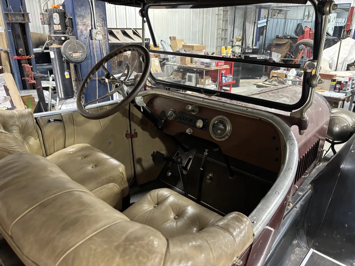 Cole-All-models-1915-Maroon-Tan-4