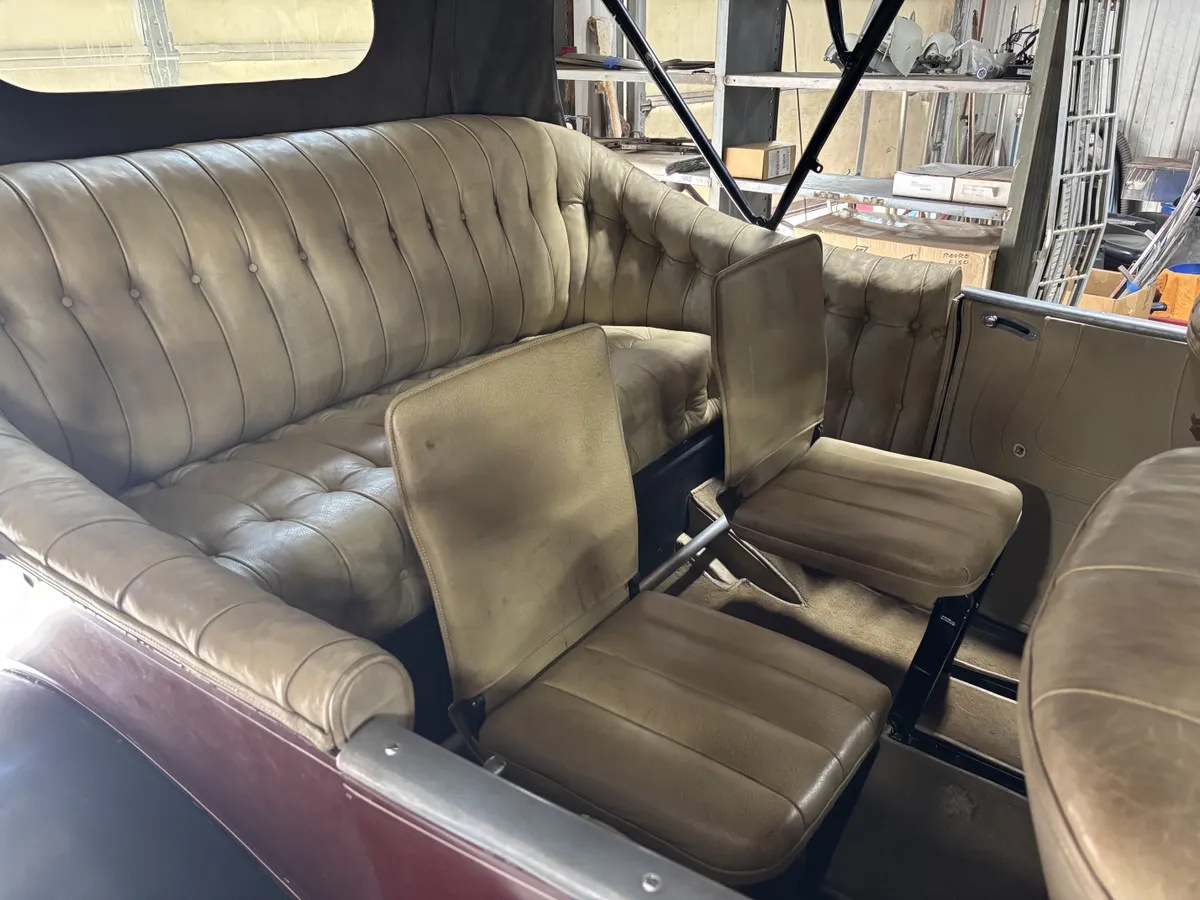 Cole-All-models-1915-Maroon-Tan-5