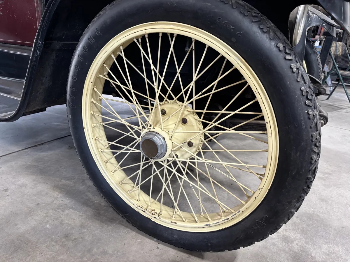 Cole-All-models-1915-Maroon-Tan-6