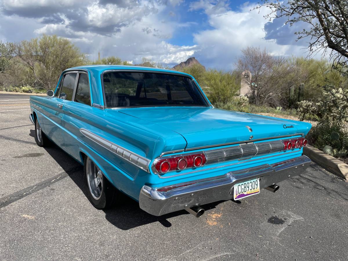 Comet-202-sedan-1964-blue-11