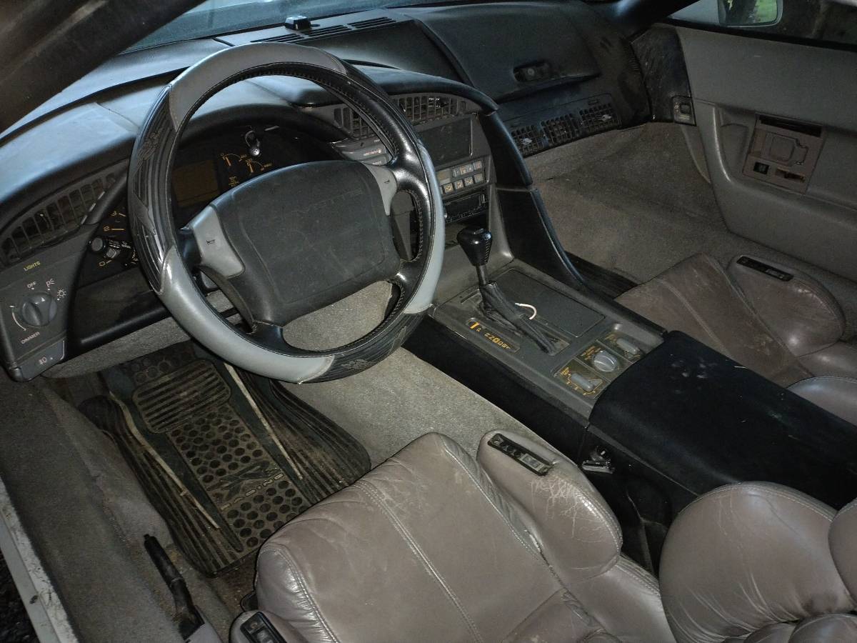 Corvette-1990-white-10