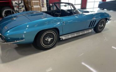 Corvette-convertible-1966-blue-1