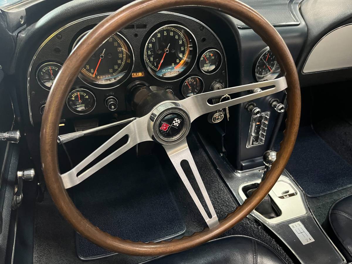 Corvette-convertible-1966-blue-13