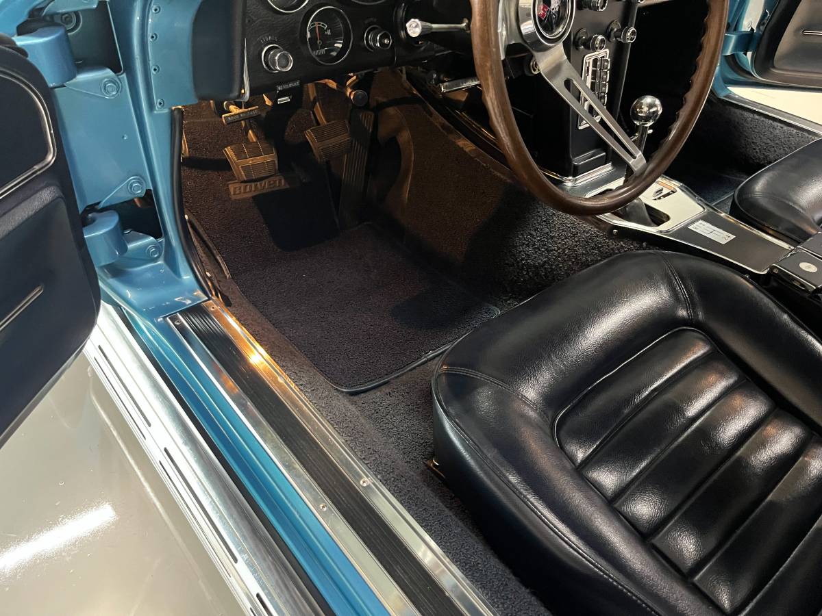 Corvette-convertible-1966-blue-3