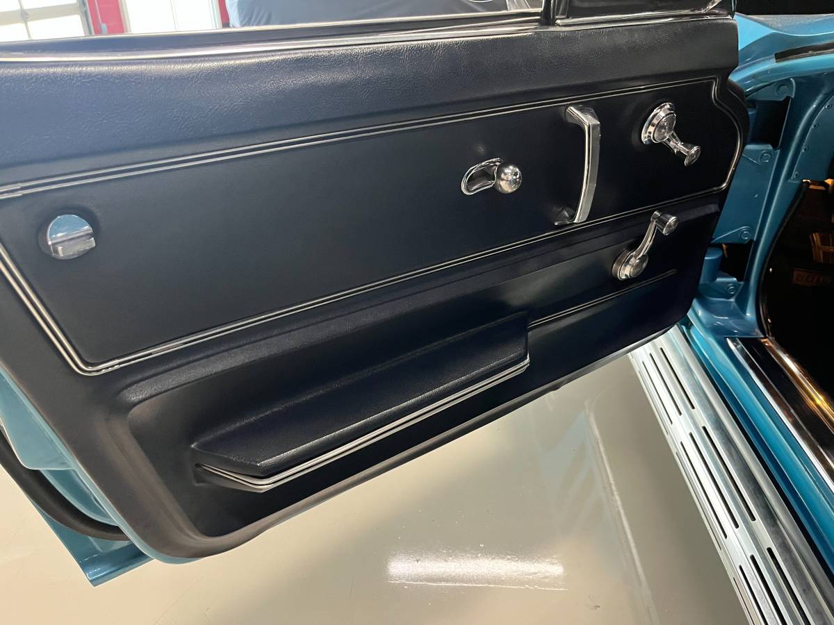 Corvette-convertible-1966-blue-6