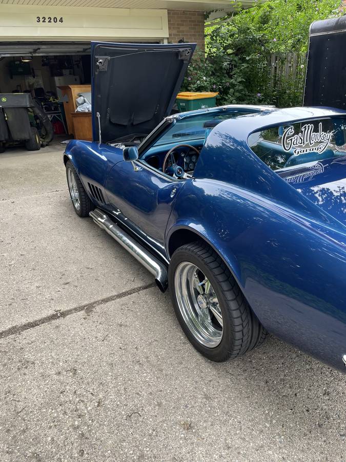 Corvette-coupe-1968-blue-10