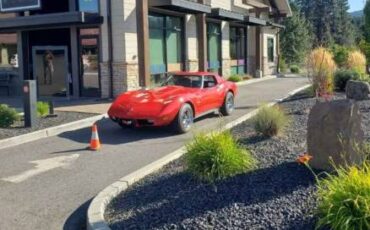 Corvette-red-1976-red