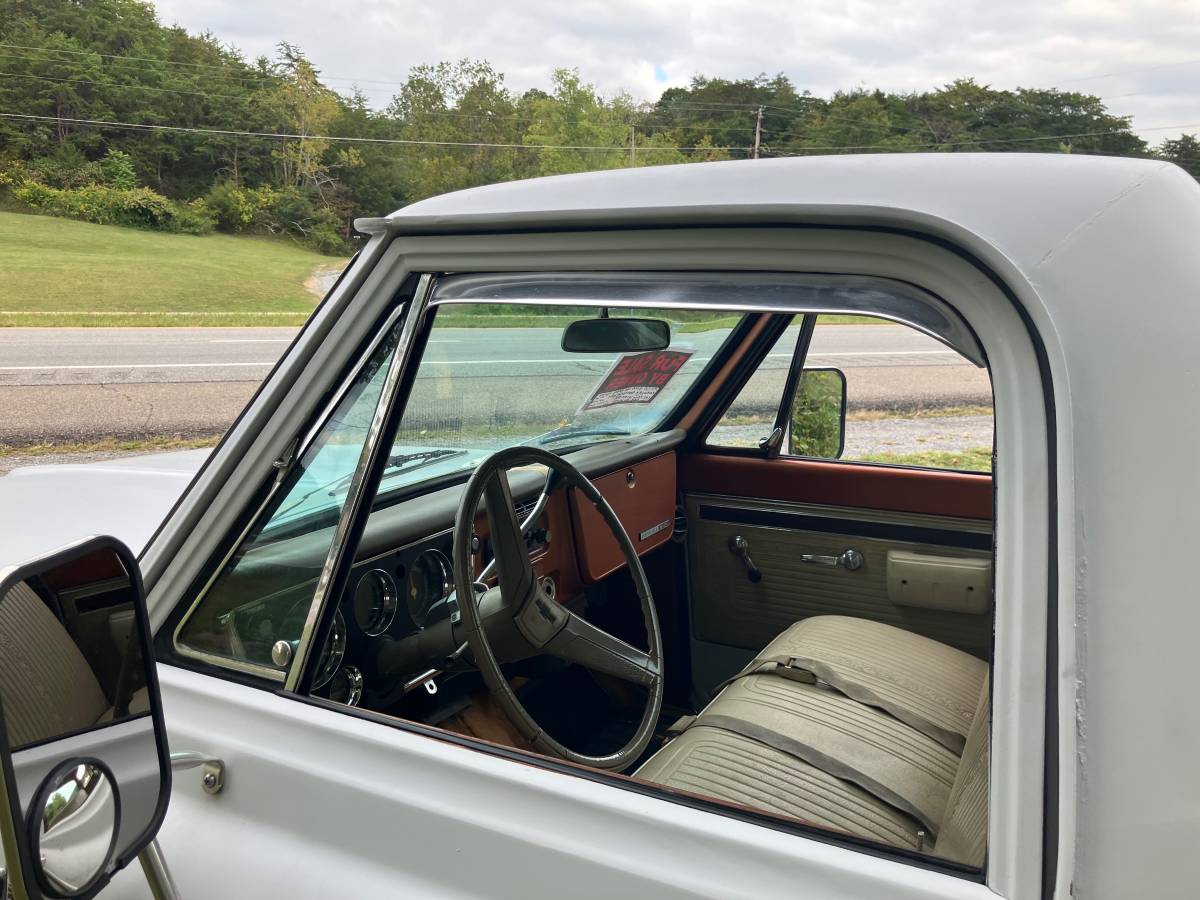 Cst10-chevy-pickup-1970-grey-2