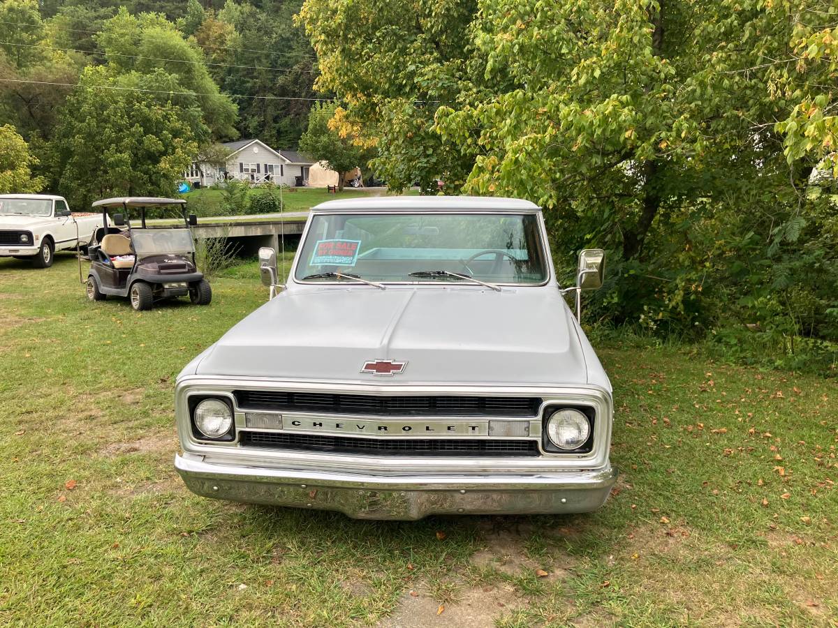 Cst10-chevy-pickup-1970-grey-4
