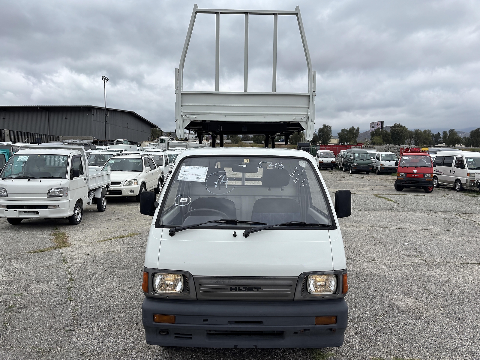 Daihatsu-Hijet-1993-Scissors-dump-1