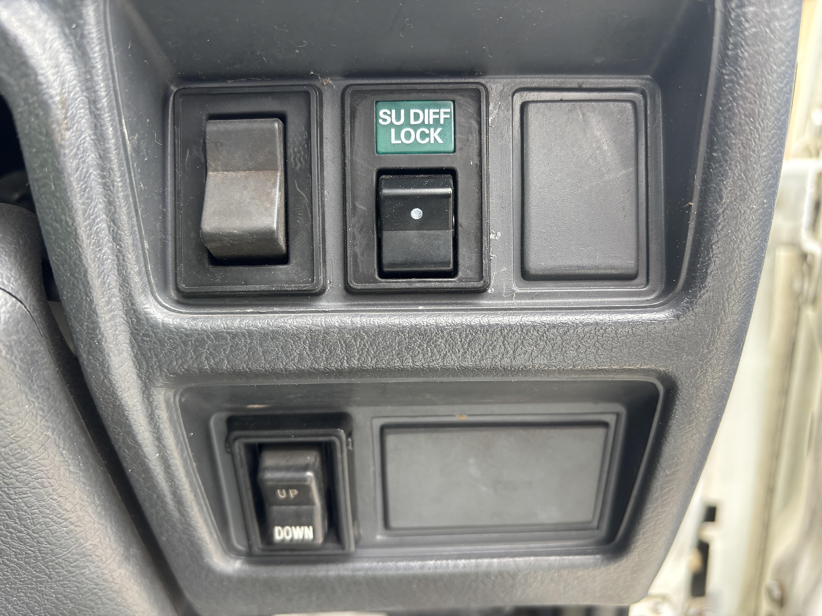 Daihatsu-Hijet-1993-Scissors-dump-10