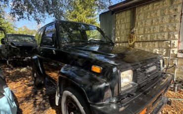 Daihatsu-Rocky-1990-SUV-2