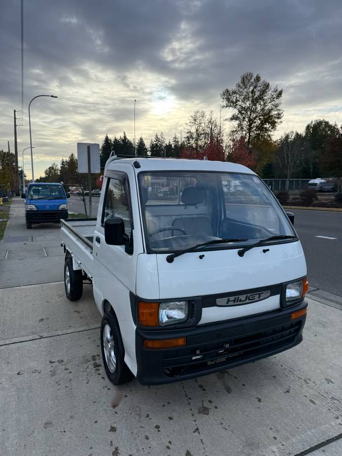 Daihatsu-hijet-1995-white-1