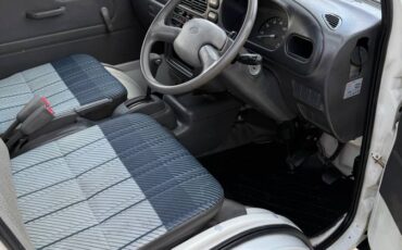 Daihatsu-hijet-1995-white-11