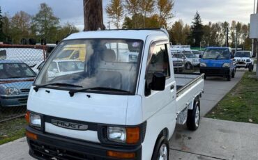 Daihatsu-hijet-1995-white-13