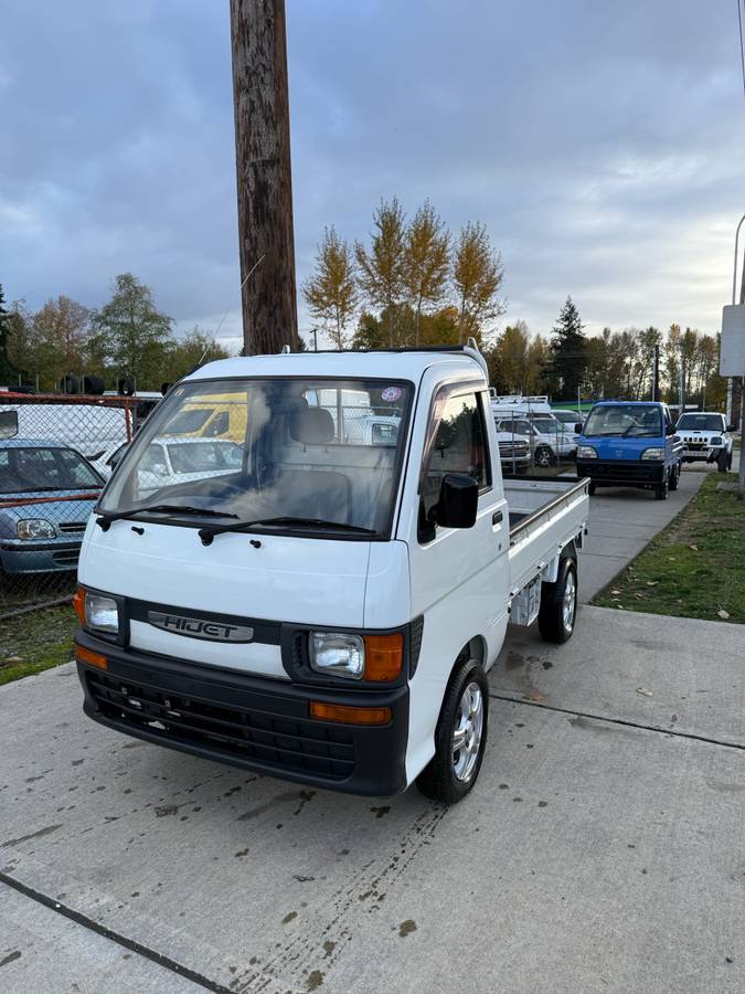 Daihatsu-hijet-1995-white-13