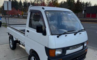 Daihatsu-hijet-1995-white