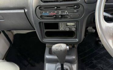 Daihatsu-hijet-1995-white-9