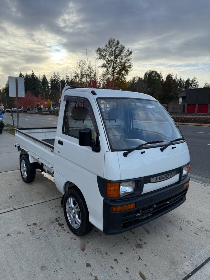 Daihatsu-hijet-1995-white