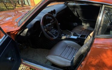 Datsun-240z-1972-Factory-Orange-Tan-2