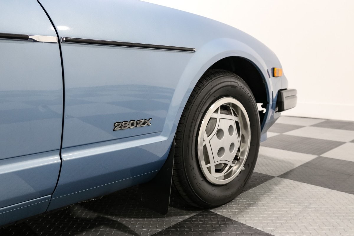 Datsun-280ZX-1979-Coupe-10