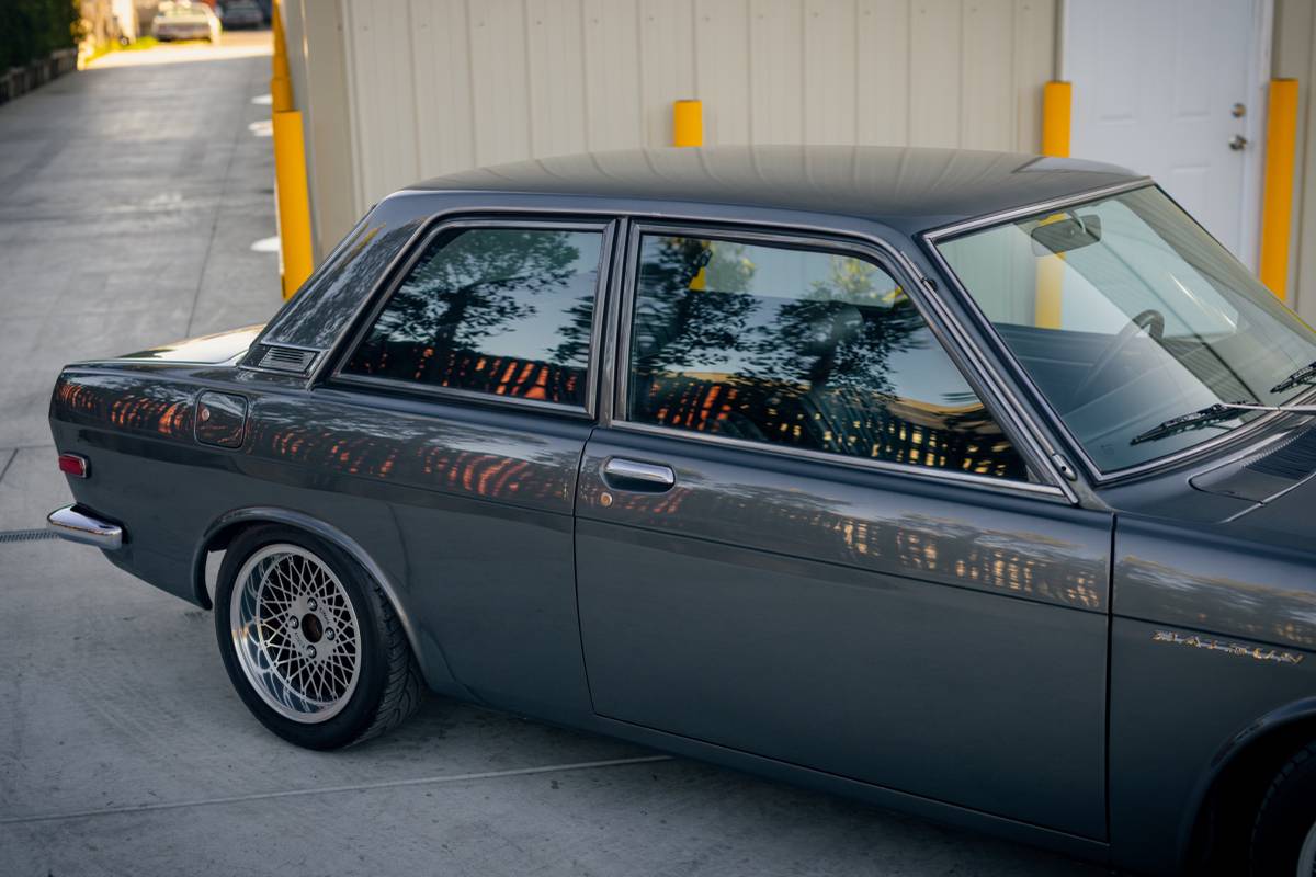 Datsun-510-1972-grey
