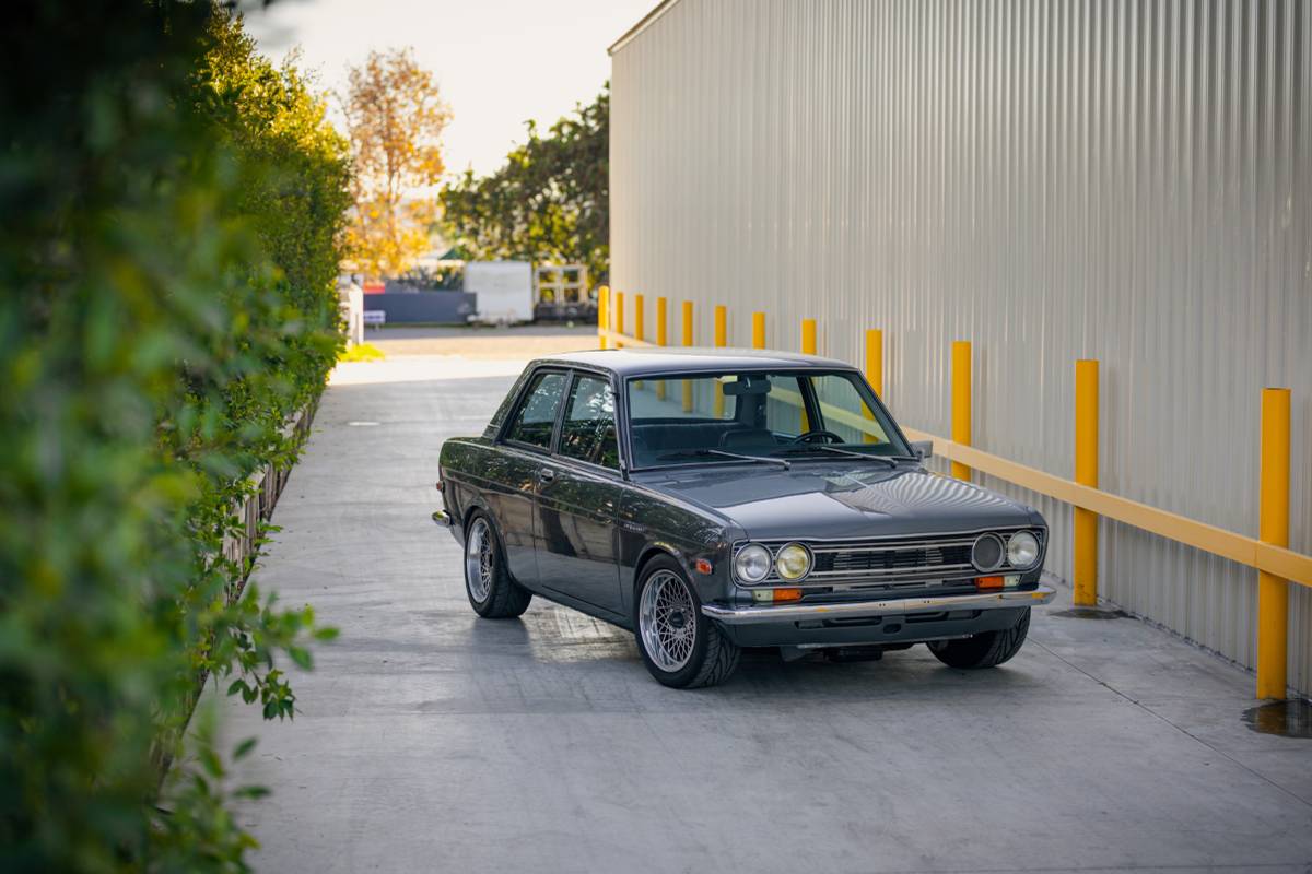 Datsun-510-1972-grey-14