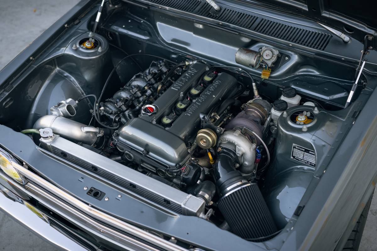 Datsun-510-1972-grey-17