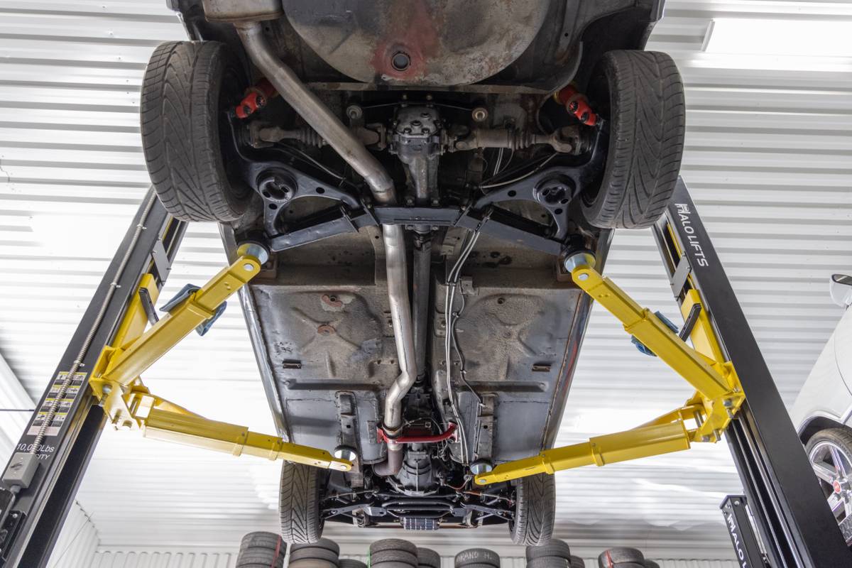 Datsun-510-1972-grey-19