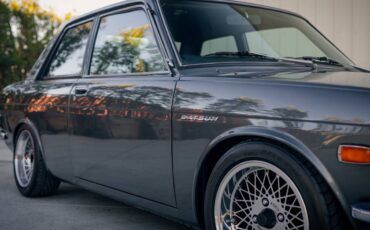 Datsun-510-1972-grey-3
