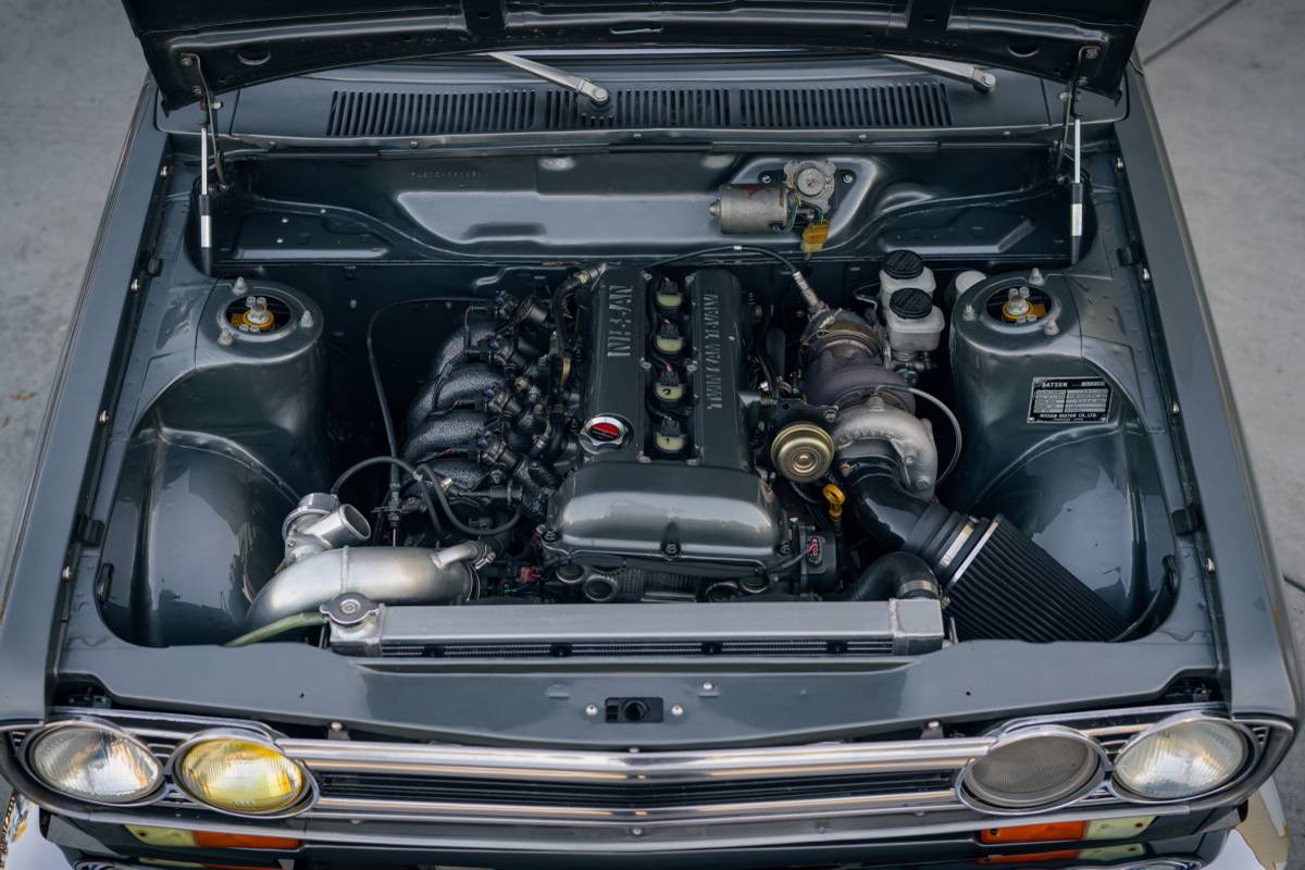 Datsun-510-1972-grey-8