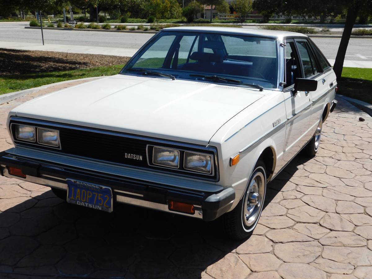 Datsun-510-hatchback-1980-white-5