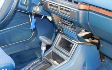 Datsun-510-hatchback-1980-white-8