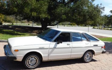 Datsun-510-hatchback-1980-white-9