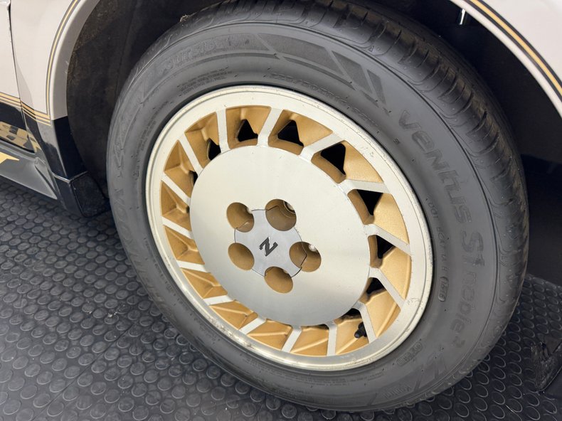 Datsun-Other-1984-Light-Pewter-Metalli-Black-28