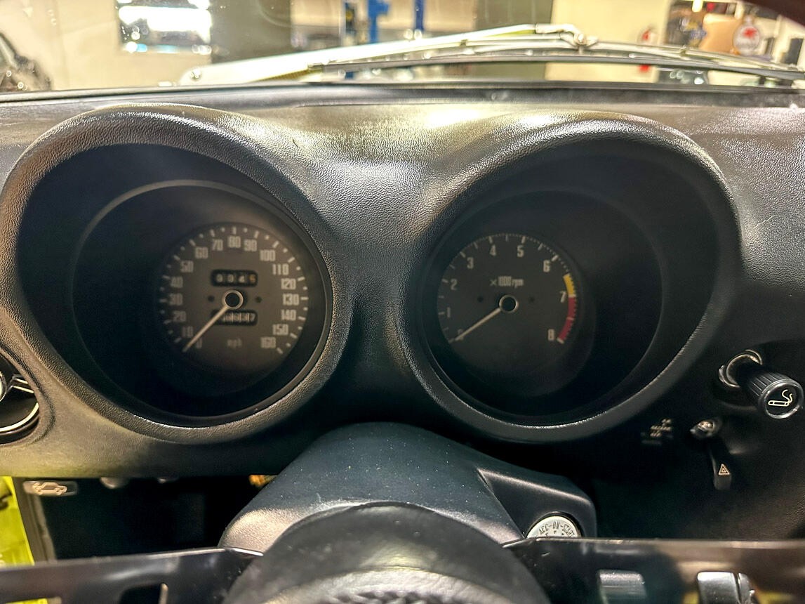 Datsun-Z-Series-1972-Classic-Car-32