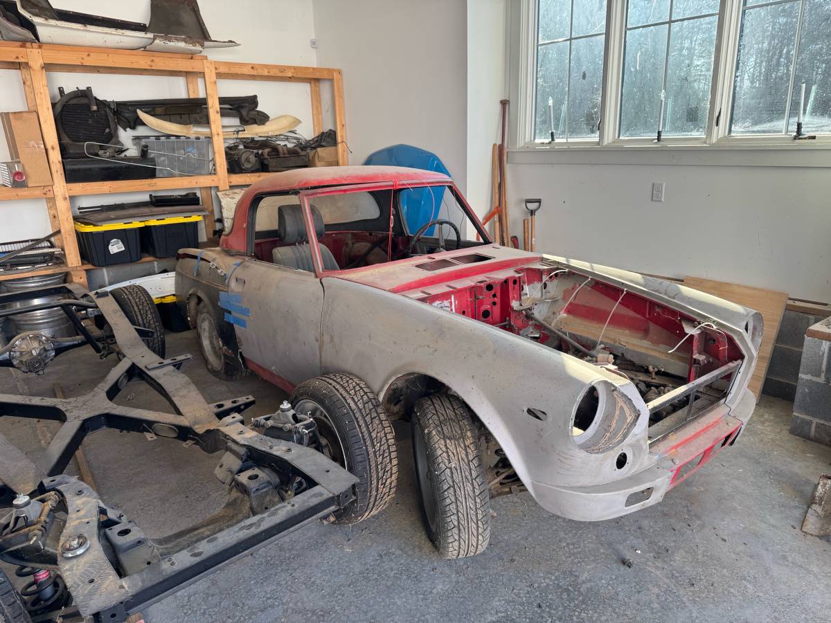 Datsun-roadster-200-1970-red-2