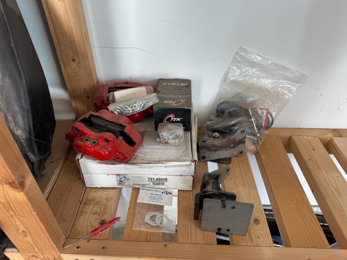 Datsun-roadster-200-1970-red-8