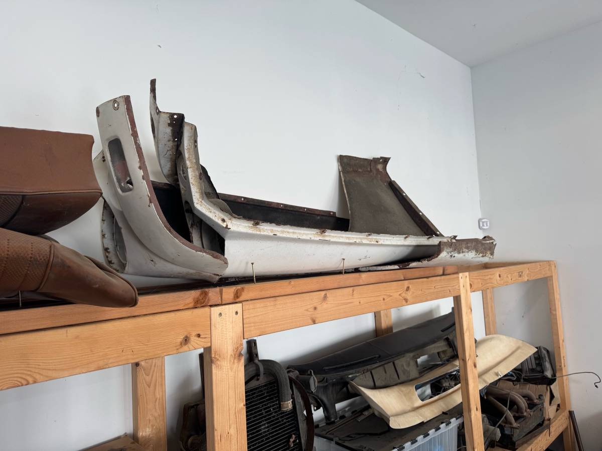 Datsun-roadster-200-1970-red-9