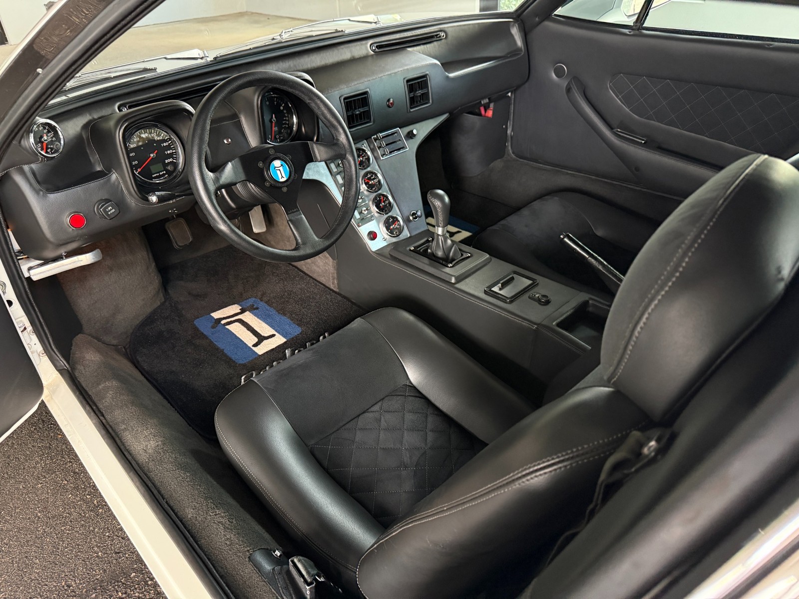 De-Tomaso-Pantera-1972-Coupe-19