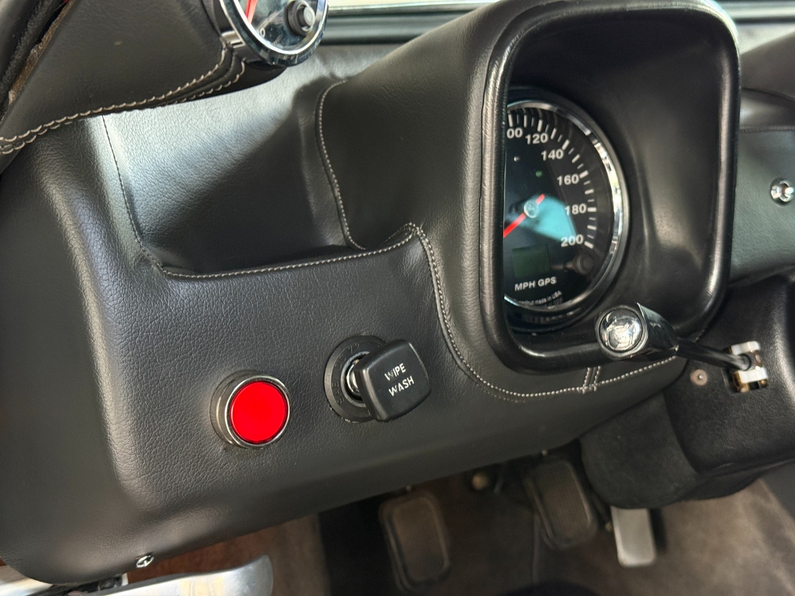 De-Tomaso-Pantera-1972-Coupe-25