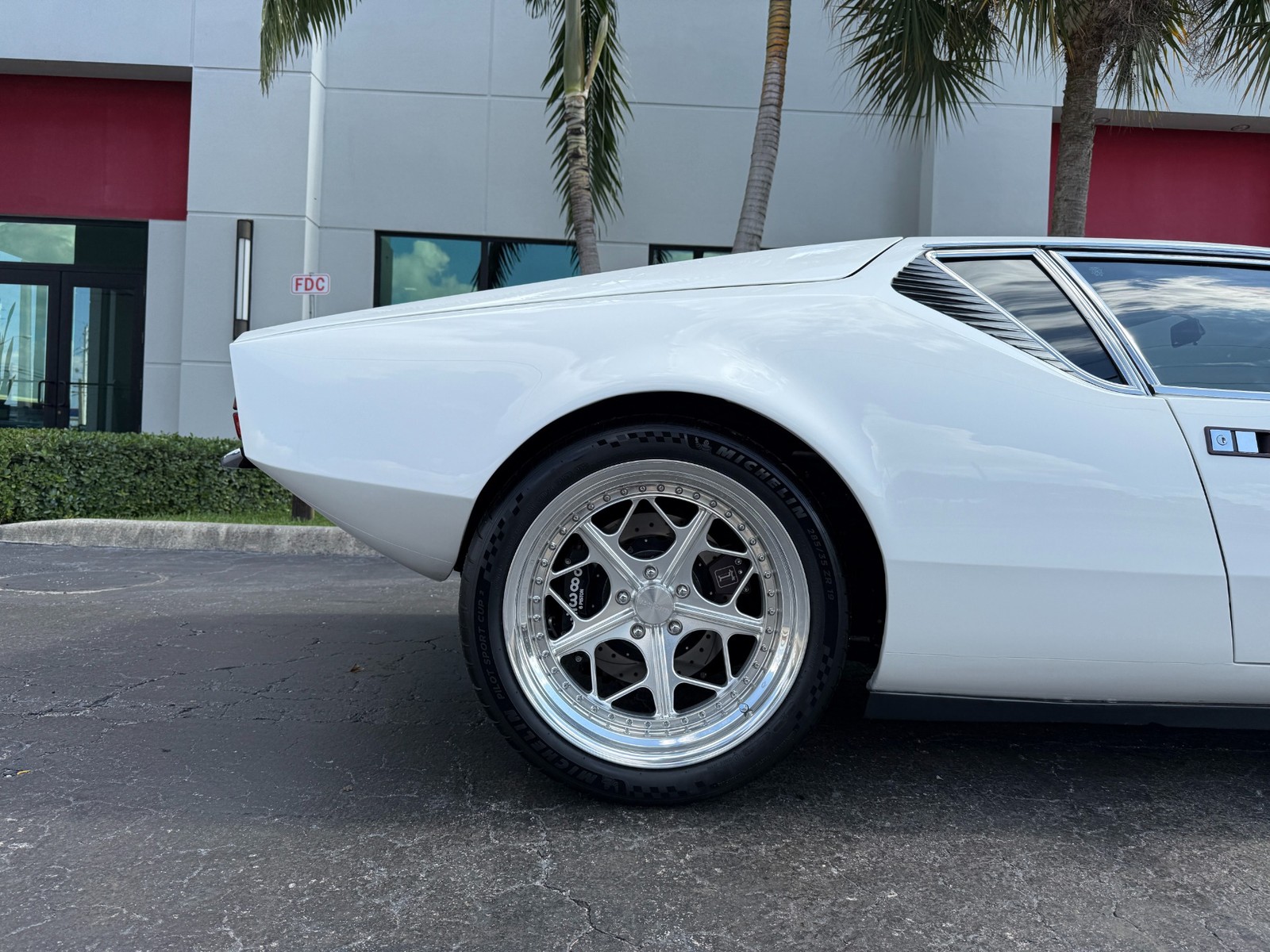 De-Tomaso-Pantera-1972-Coupe-3