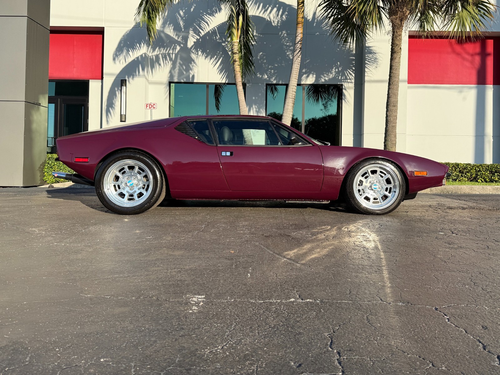 De-Tomaso-Pantera-1973-coupe-1