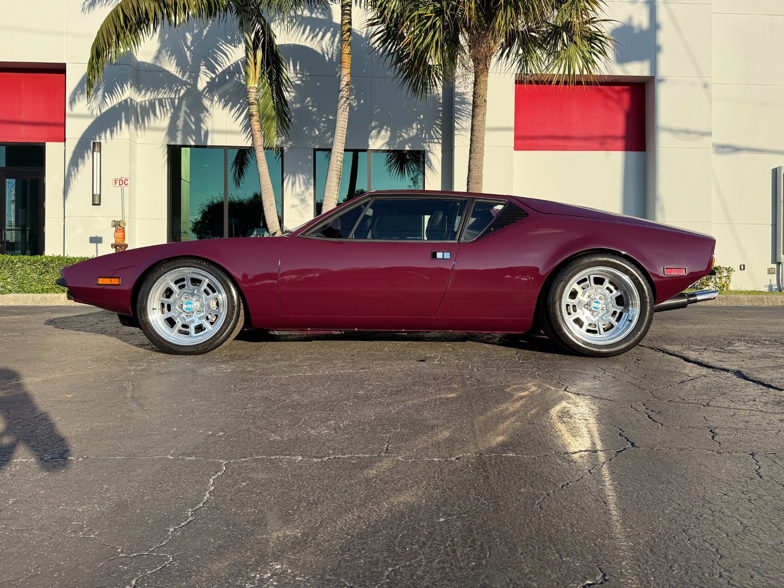 De-Tomaso-Pantera-1973-coupe-10