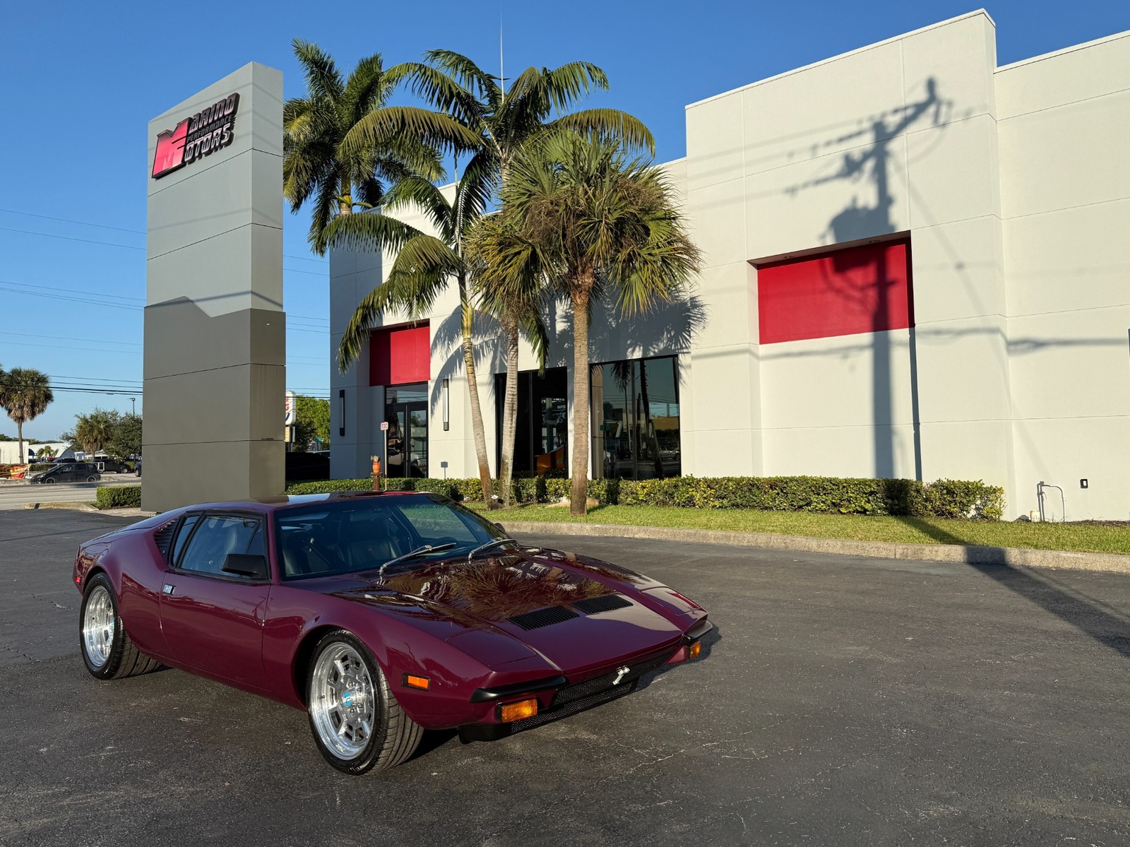 De Tomaso Pantera 1973 coupe